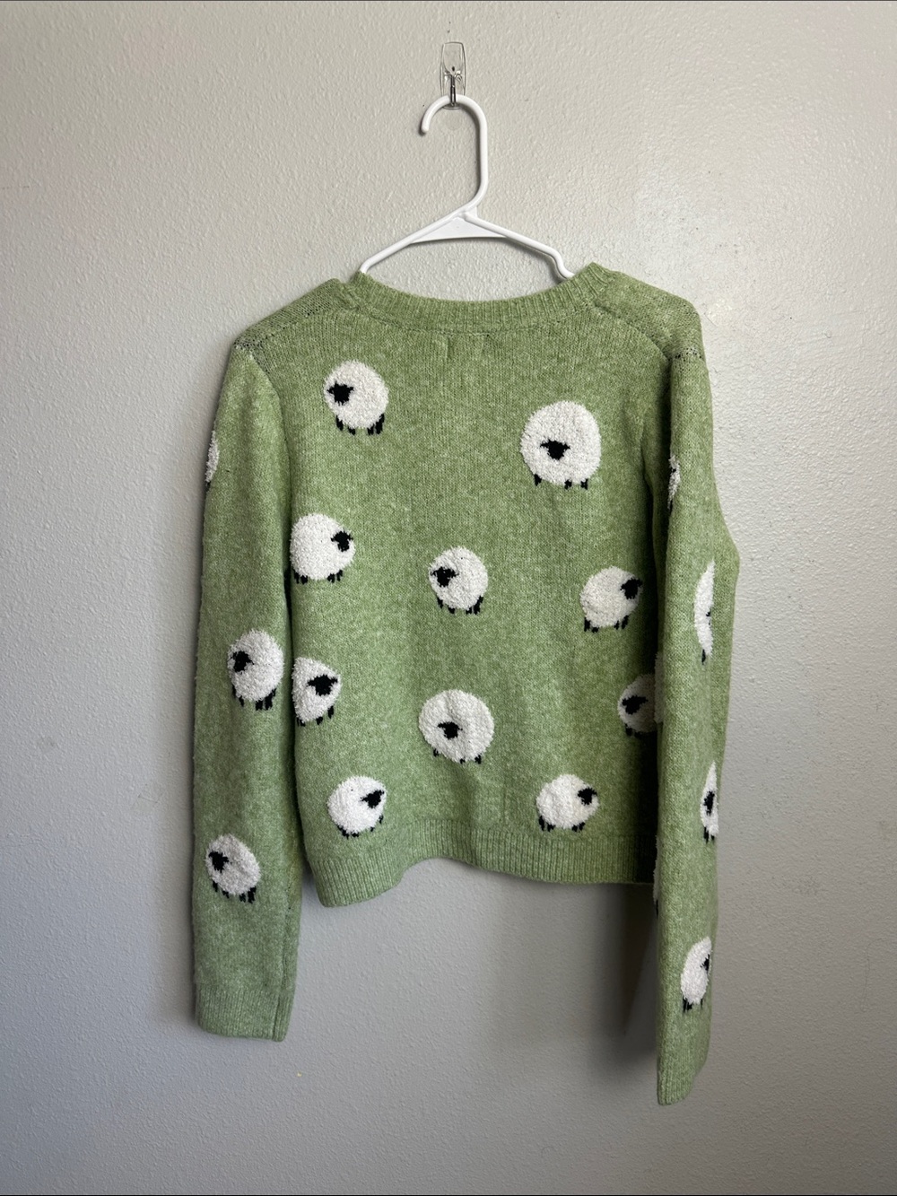 Green Sheep Pattern Button-Up Women's Cardigan - Picture 3 of 4